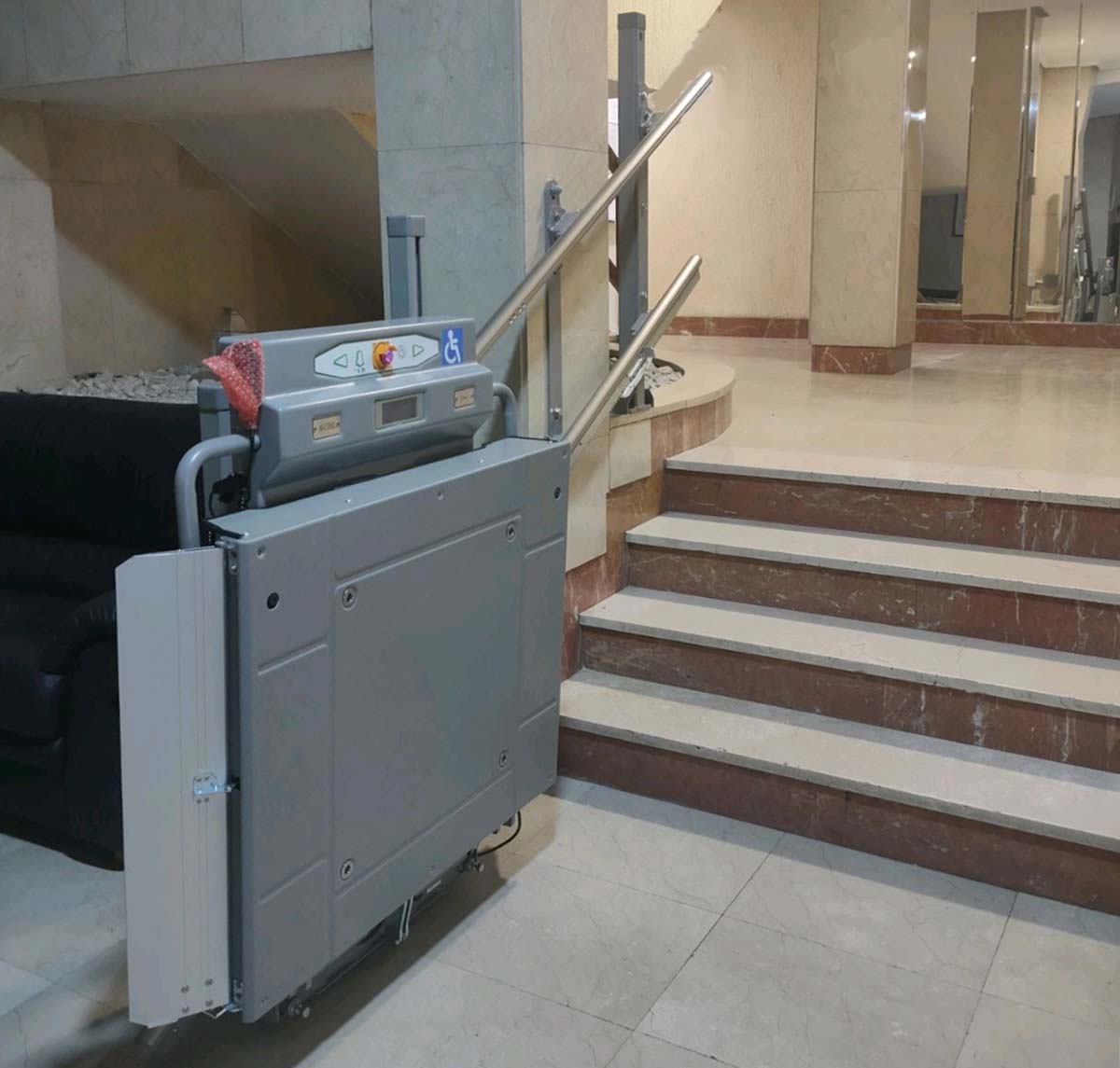 Plataforma salvaescaleras para silla de ruedas Plataforma salvaescaleras para silla de ruedas